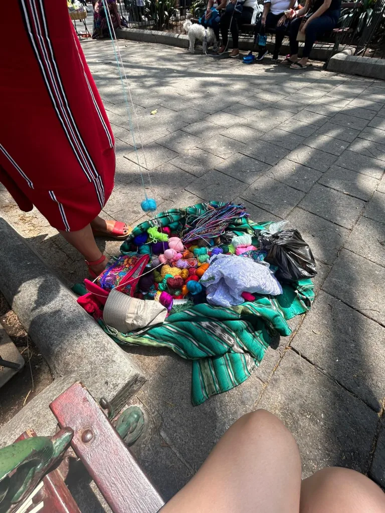 El arte de adornarse de cultura guatemalteca en el cabello. Foto: Ilsie Rebolorio