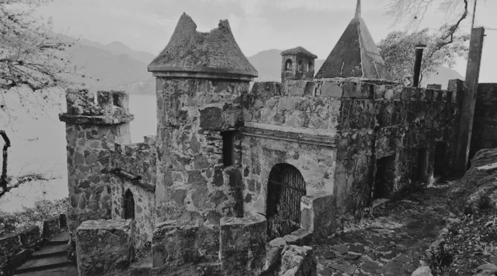 Castillo de Dorión es un castillo ubicado en la cuenca del Lago de Amatitlán. Foto: Eder Sacap