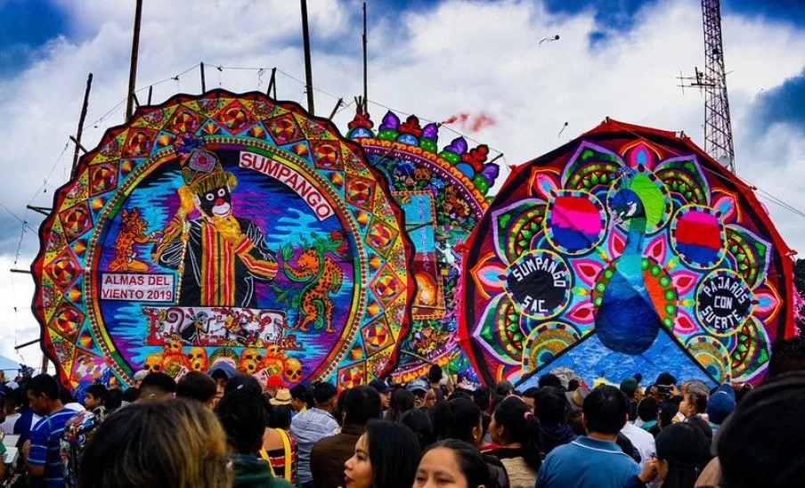Festival de barriletes en la Pedrera