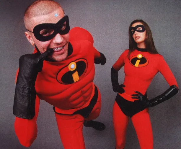 Justin y Hailey Bieber Irradian amor en el cumpleaños de Kendall Jenner