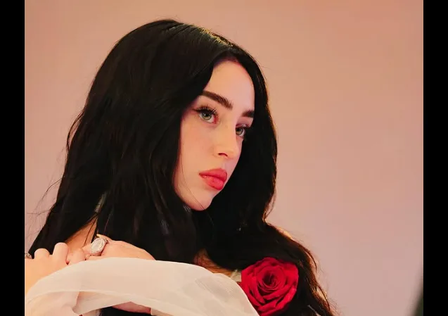 Nicki Nicole sorprende en los Latín Grammy con su “Look de la venganza”