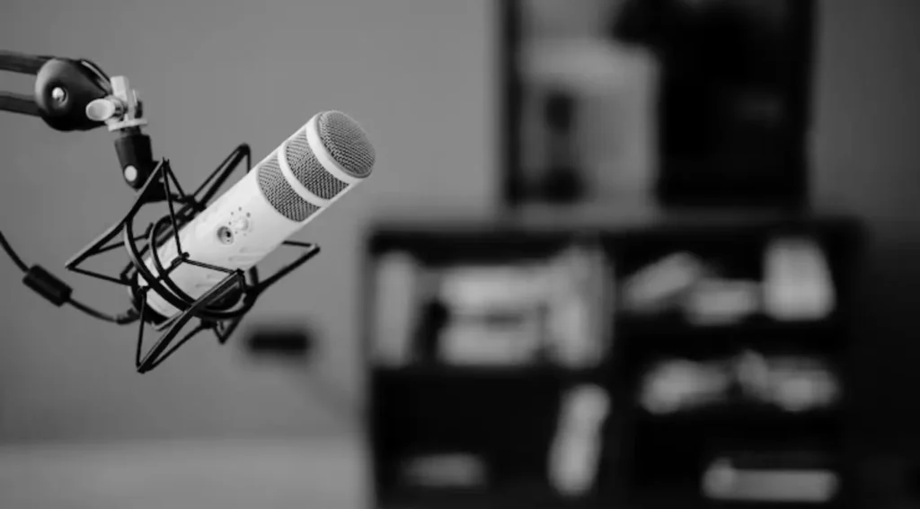 “Adiós a una leyenda de la comedia”: Fallece John Mulrooney, el icónico locutor y humorista Muere famoso comediante y locutor. Foto: Ilustrativa/Freepik